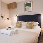 Riverside - High-end Southville Escape *