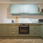 Riverside - High-end Southville Escape Apartment *