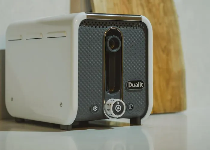 Riverside - High-end Southville Escape *