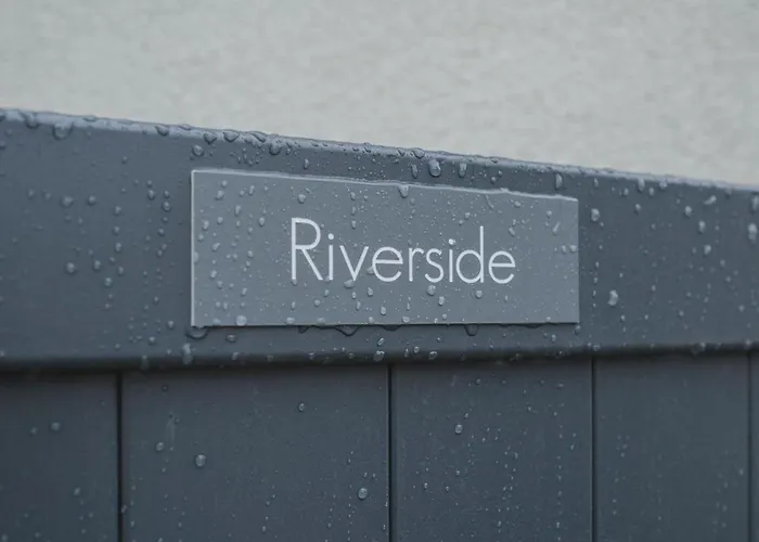 Riverside - High-end Southville Escape 公寓 *