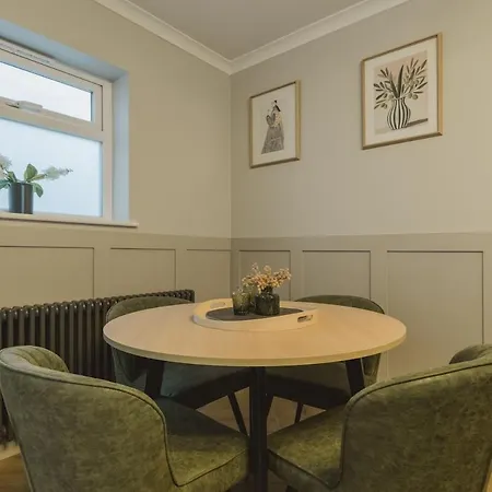 Riverside - High-end Southville Escape *