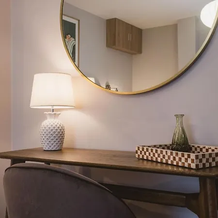 Апартаменты Riverside - High-end Southville Escape