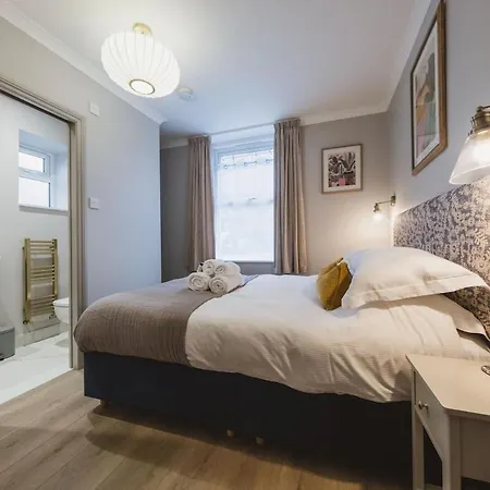 Riverside - High-end Southville Escape *
