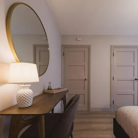 Riverside - High-end Southville Escape
