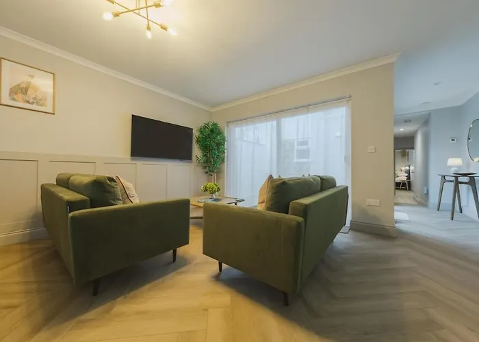 Riverside - High-end Southville Escape