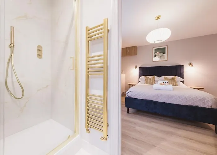 Riverside - High-end Southville Escape